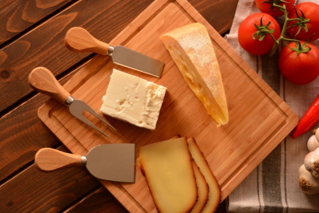 نحوه تشخیص پنیر اصل لیقوان از سایرهای پنیرهای تقلبی